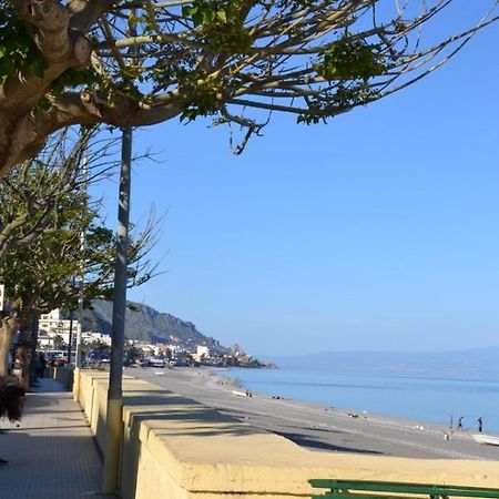 勒托阳尼I Tesori Del Mare住宿加早餐旅馆 外观 照片