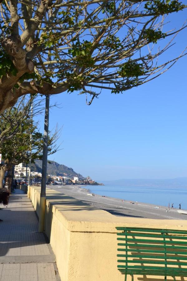 勒托阳尼I Tesori Del Mare住宿加早餐旅馆 外观 照片